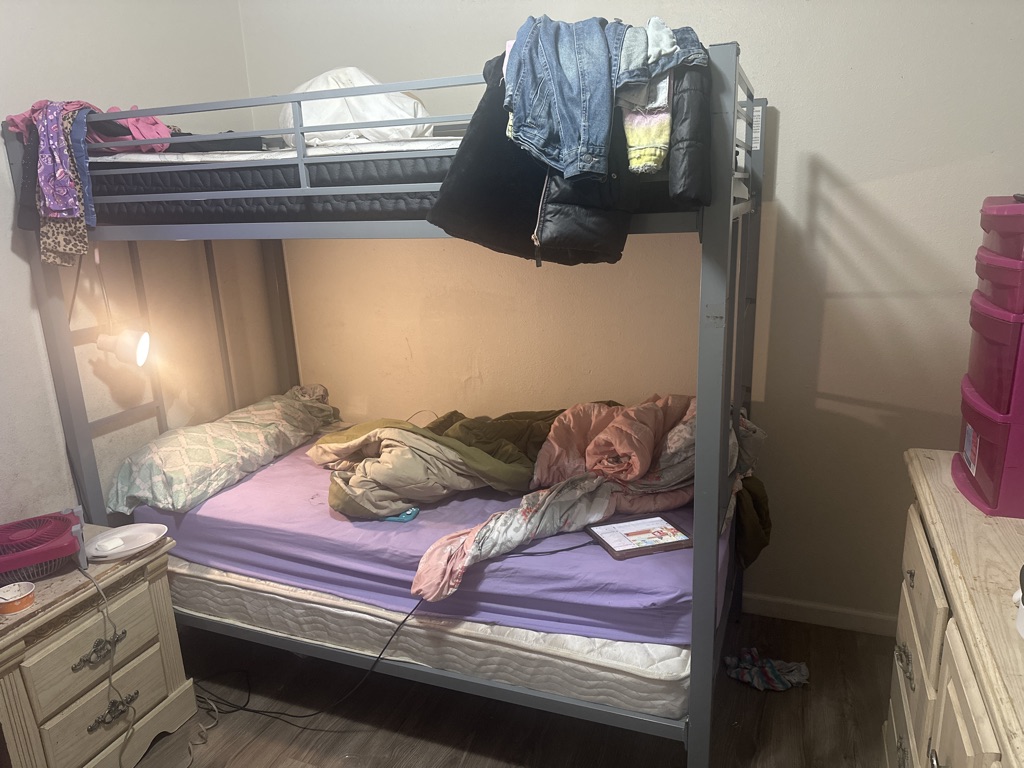 Free Bunk bed