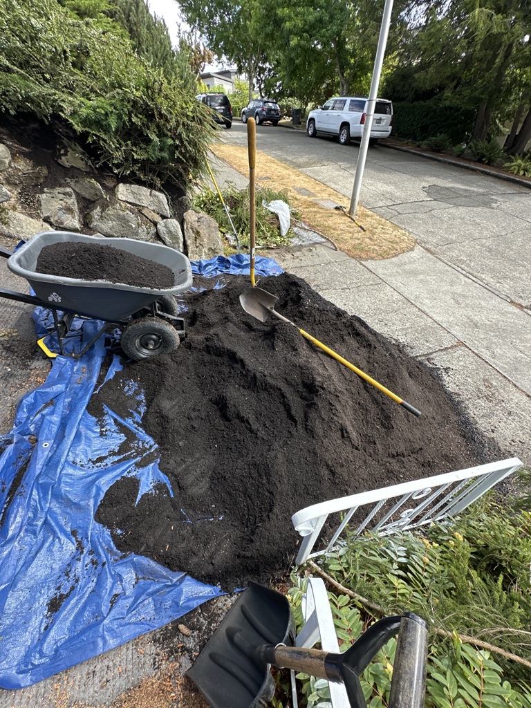 Free Black mulch