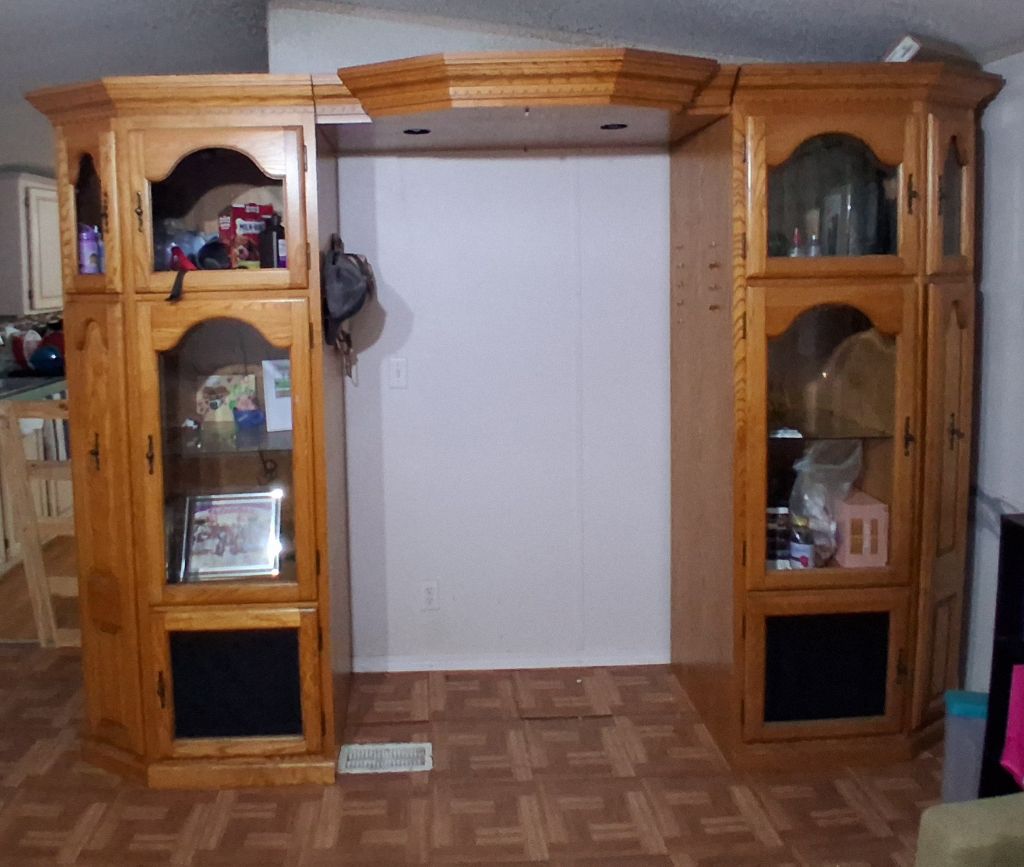 Free Mueble grande, pesado de madera