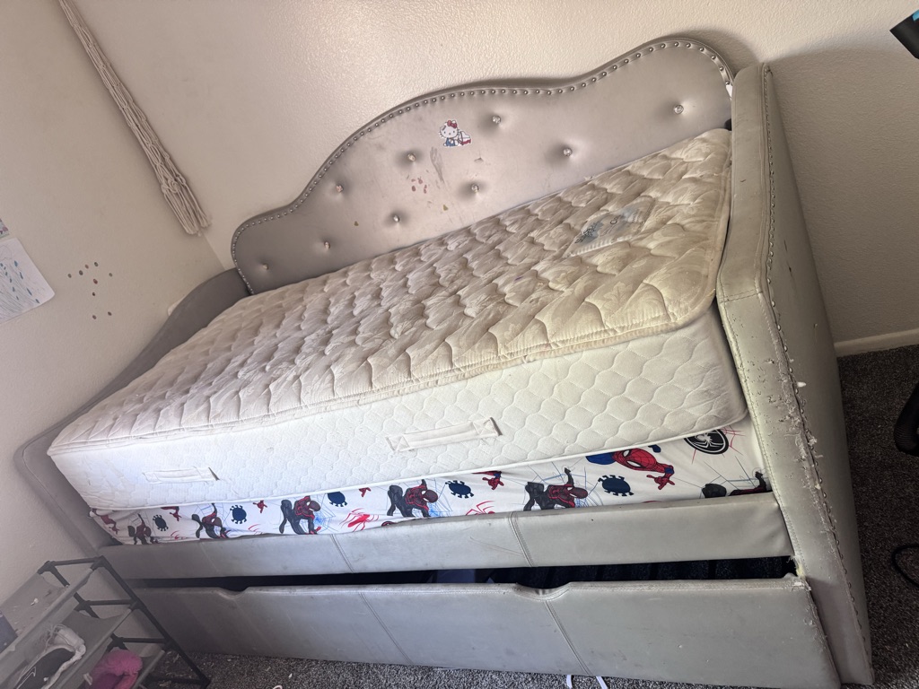 Free trundle bed