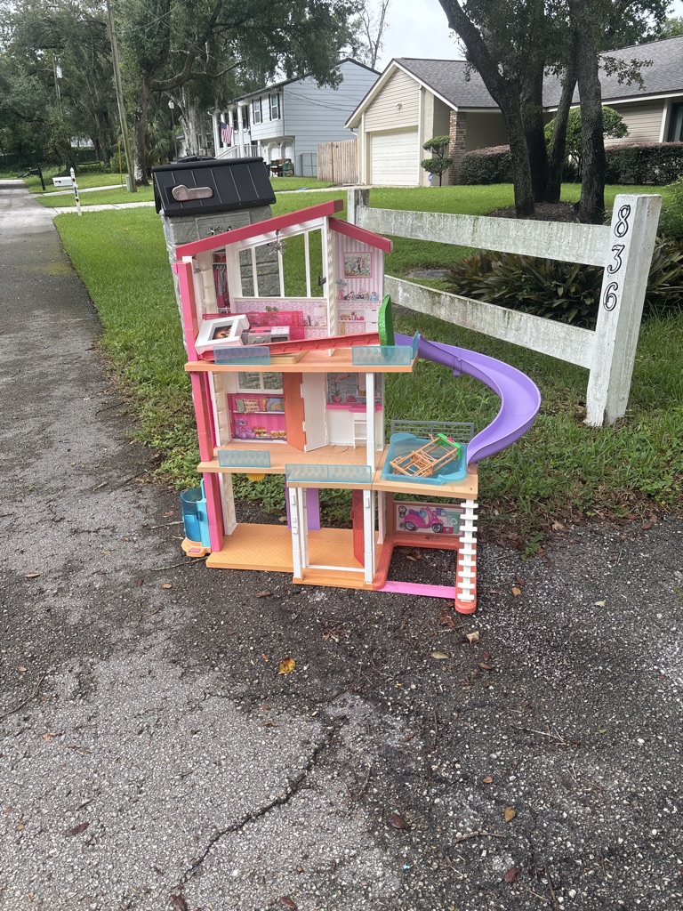 Free Barbie house