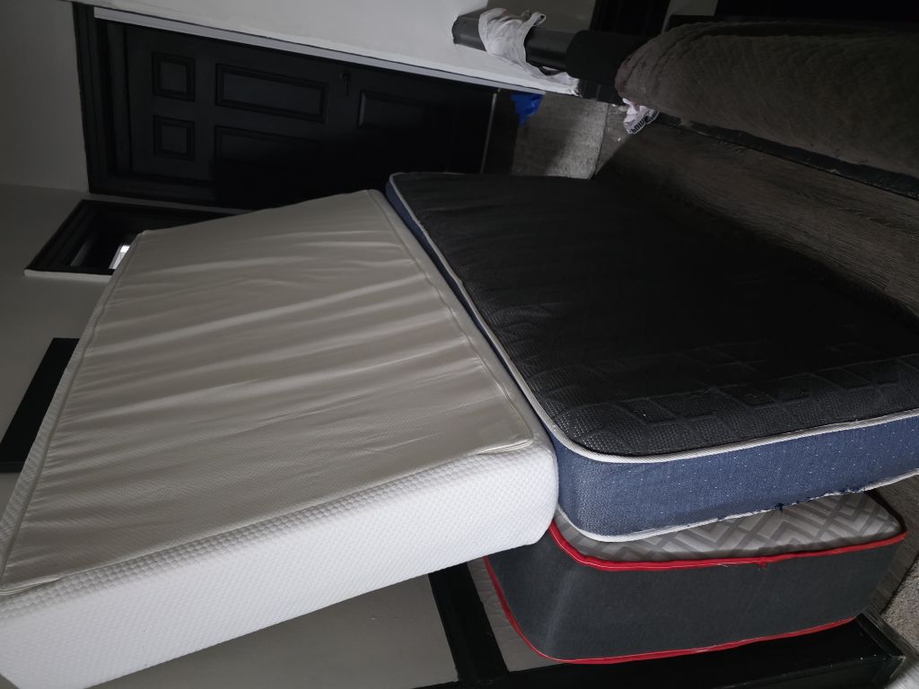 Free Available single double bed with TLF charger with two TIWG mattresses.