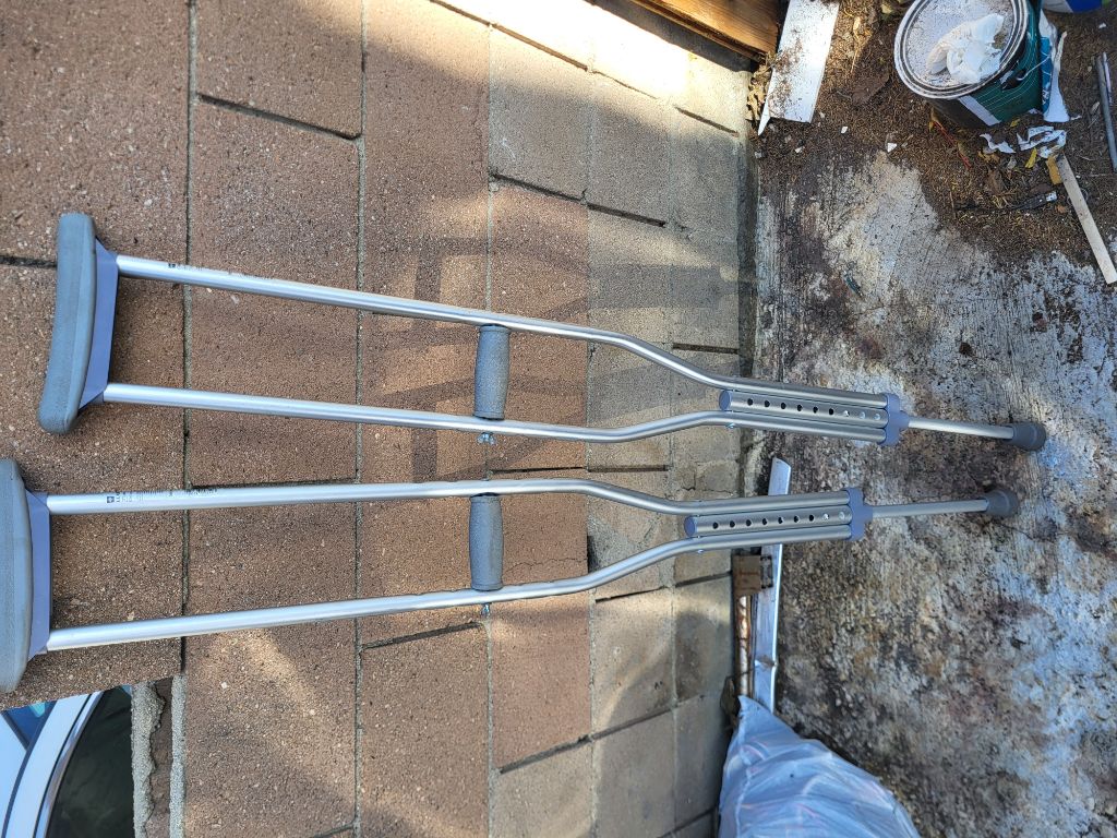 Free crutches  muletas