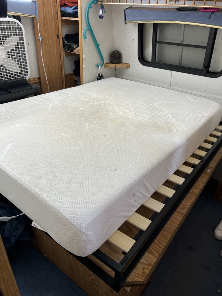 Free Mattress queen termpurpedic