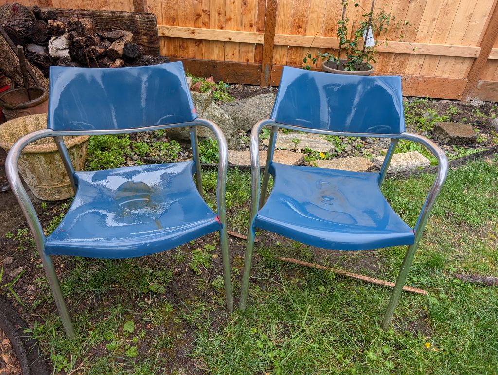 Free 2 Chairs