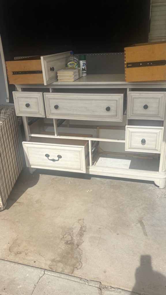 Free Dressers