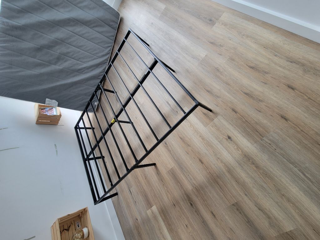 Free Full metal frame.