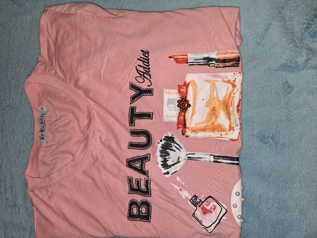 Free Summer tops,  t-shirts,  cotton pajama suit.