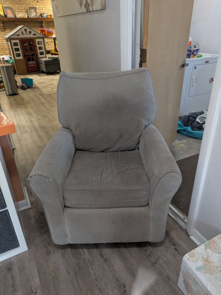 Free Rocking swivel chair w/ottoman