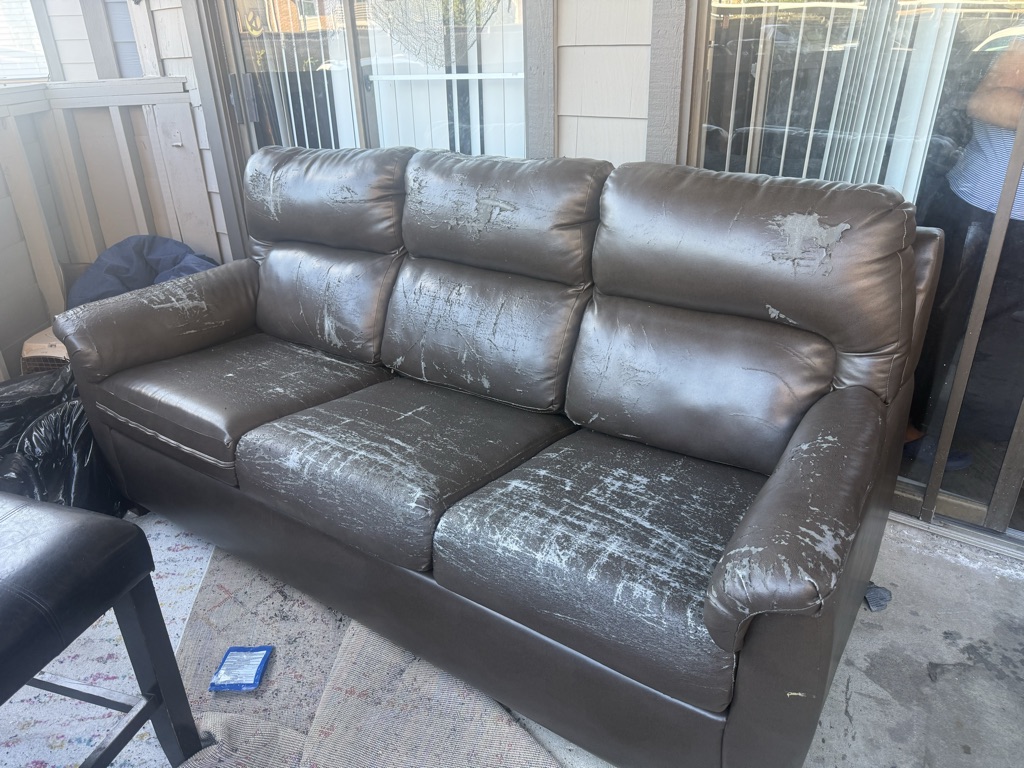 FREE RV SOFA – PICKUP ONLY