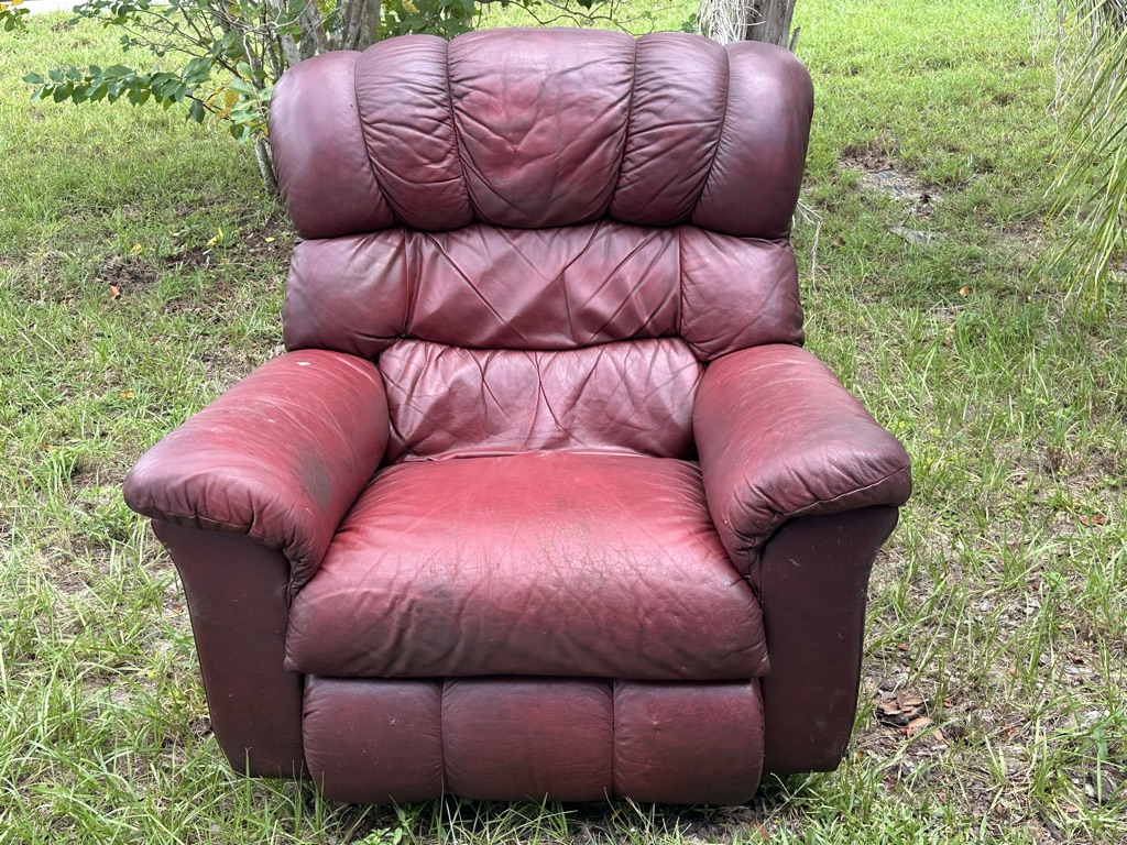 FREE la-Z-Boy recliner