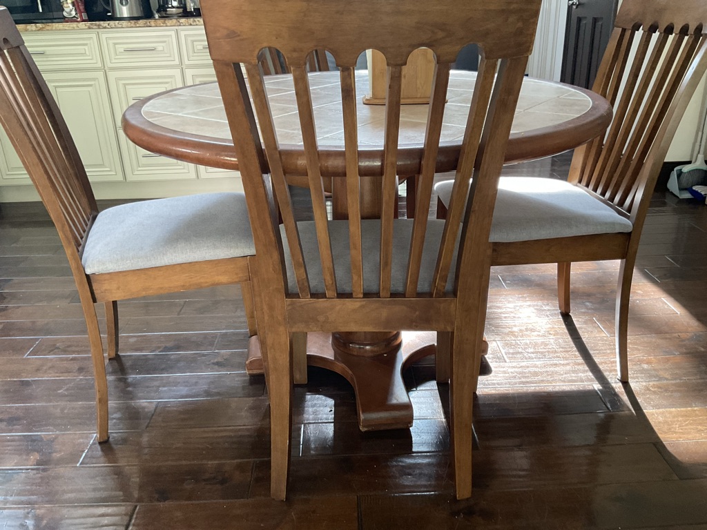 Free Small Round Kitchen Table with 4 Chairs