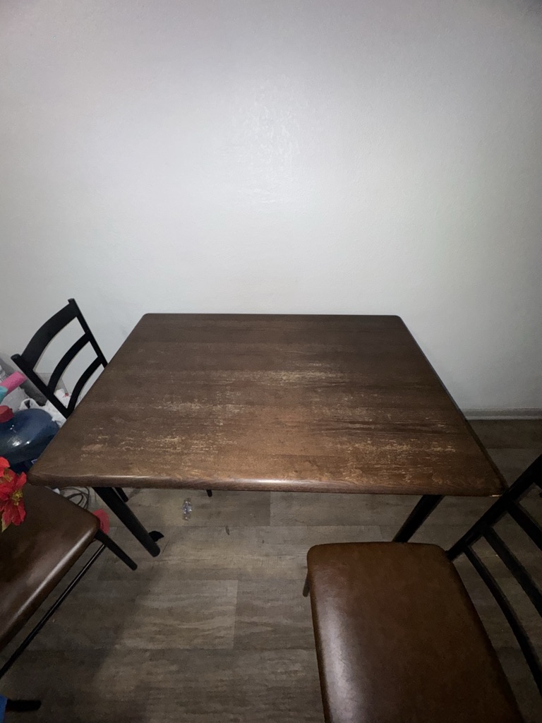 Free Dining room table