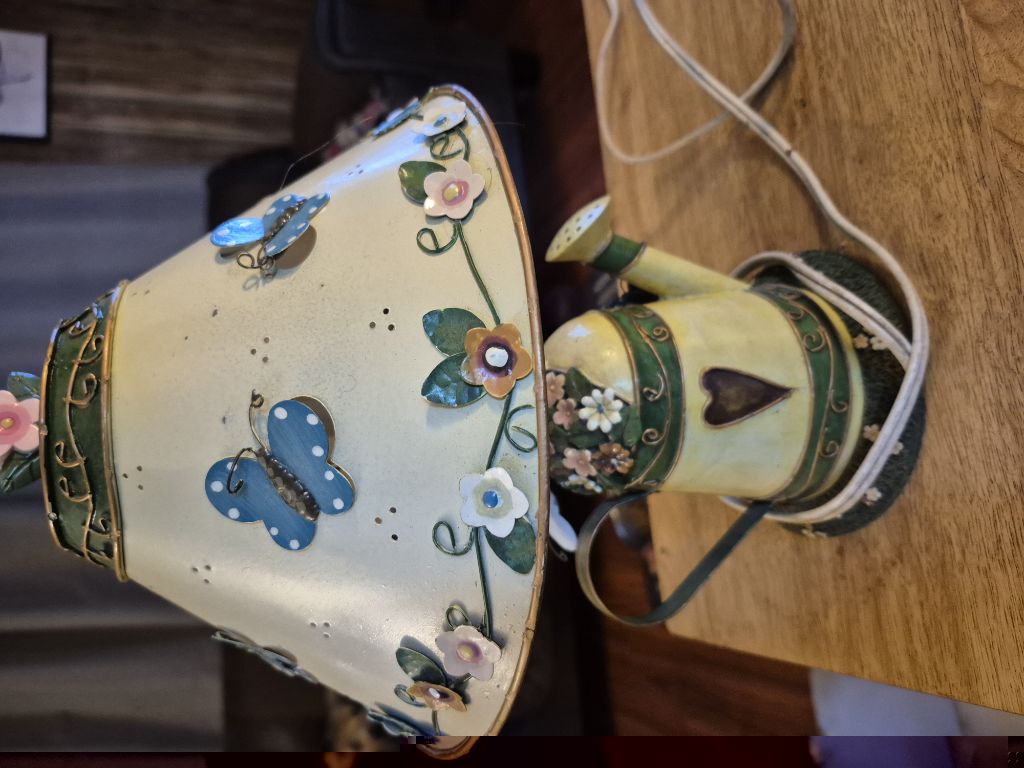 Free Small little kitchen  lamp