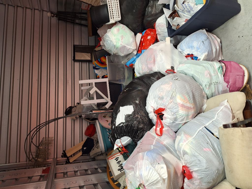 FREE STORAGE UNIT