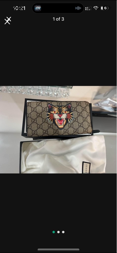 Free Gucci wallet