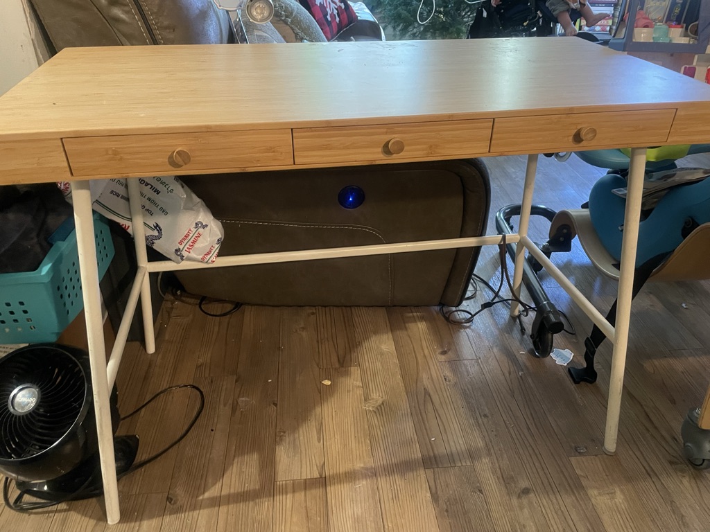 Free Simple desk