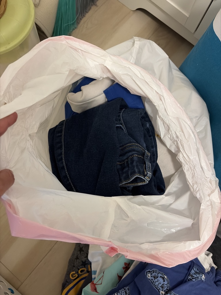 Free Bag of clothes