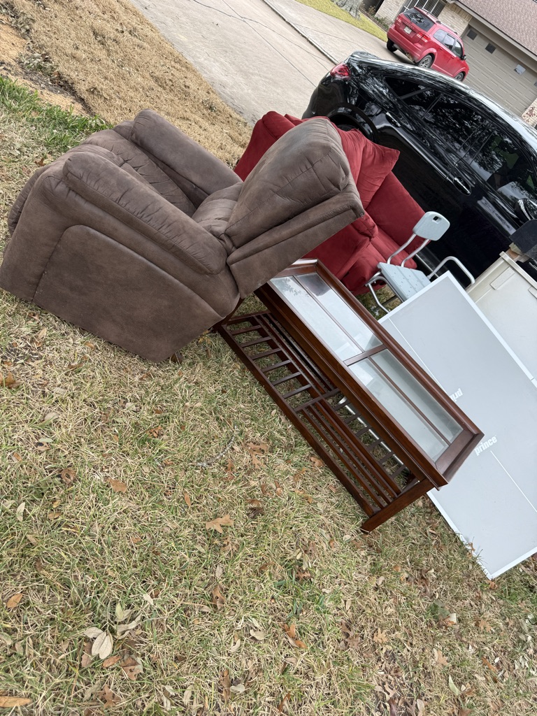 Free furniture and house items