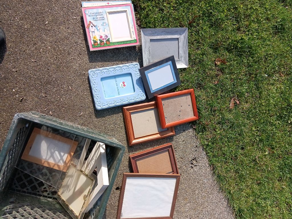 Free Picture frames/also lots of great condition magazines
