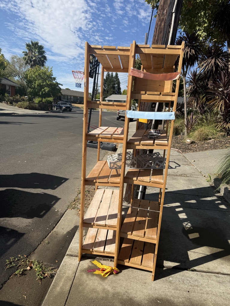 Free shelves