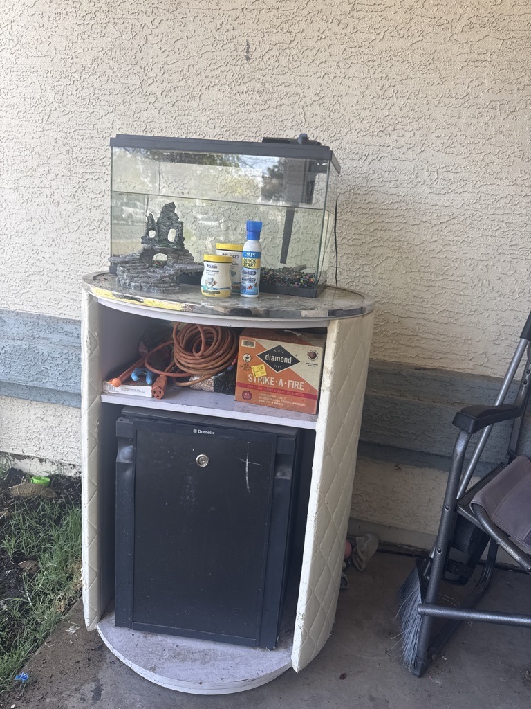Free glass top bar