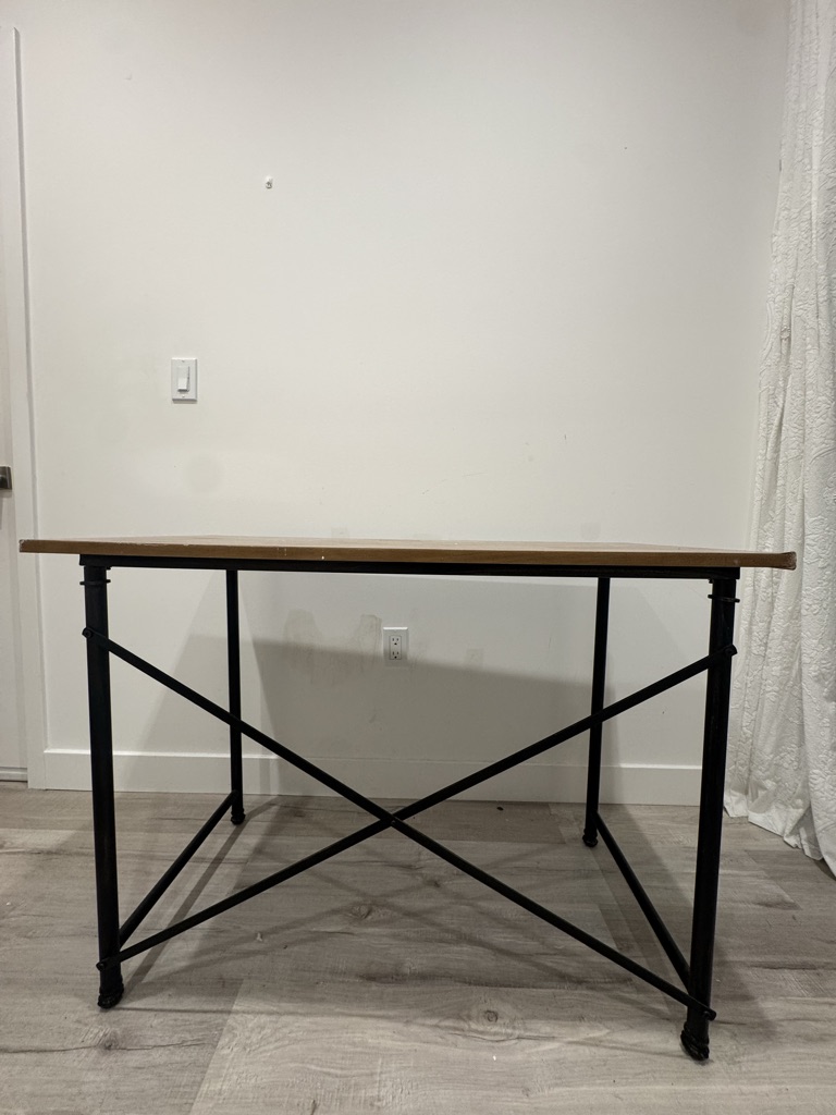 FREE DESK