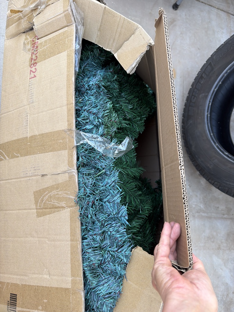 Free Garage Size X-Mas Wreath