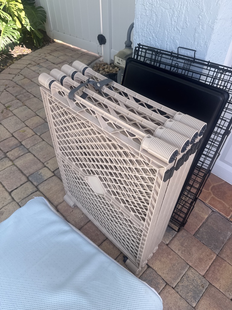 Free Eight panel baby pen or doggy pen