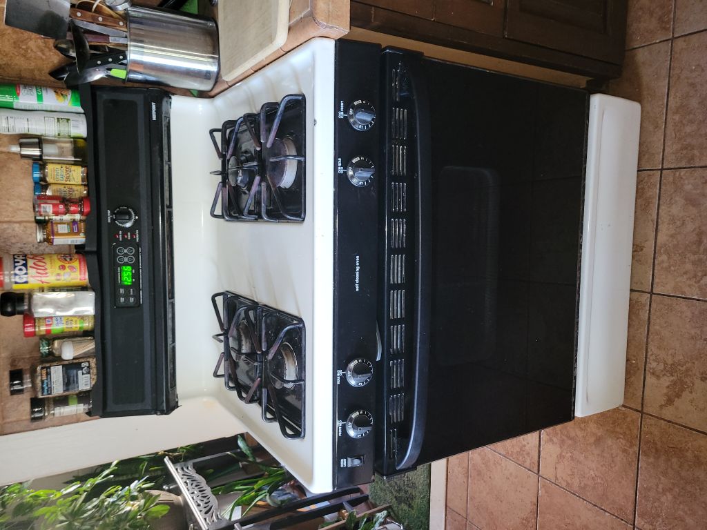 Free Gas range and oven, broiler works,oven needs sensor(40.)