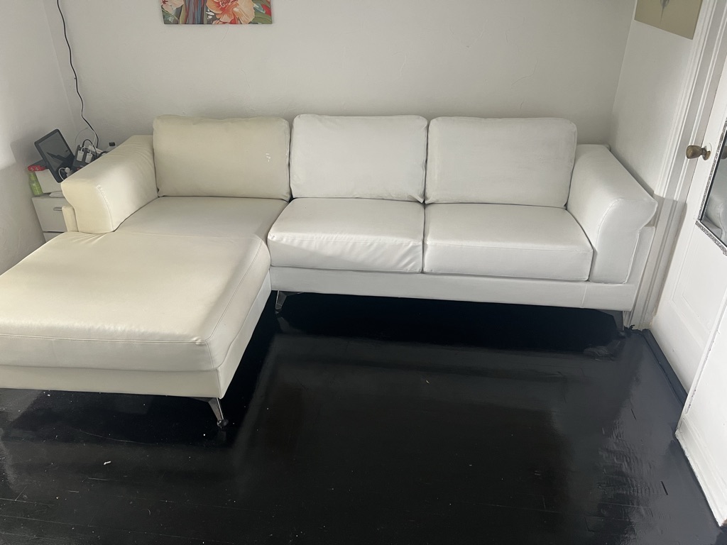 Free Sectional sofa L